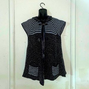 Knit short sleeve outerwear with hood